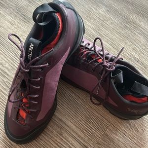 Arc'teryx Acrux FL approach shoe, women’s size 6.5 US.